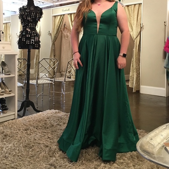 La Femme Prom Dress - Picture 2 of 2